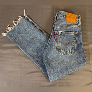 Levi’s Women’s Midy Straight Jeans Raw Hem Light Wash Size 23